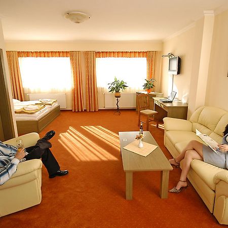 Hotel Bavaria Abda Bilik gambar
