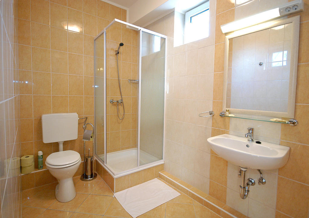 Hotel Bavaria Abda Bilik gambar